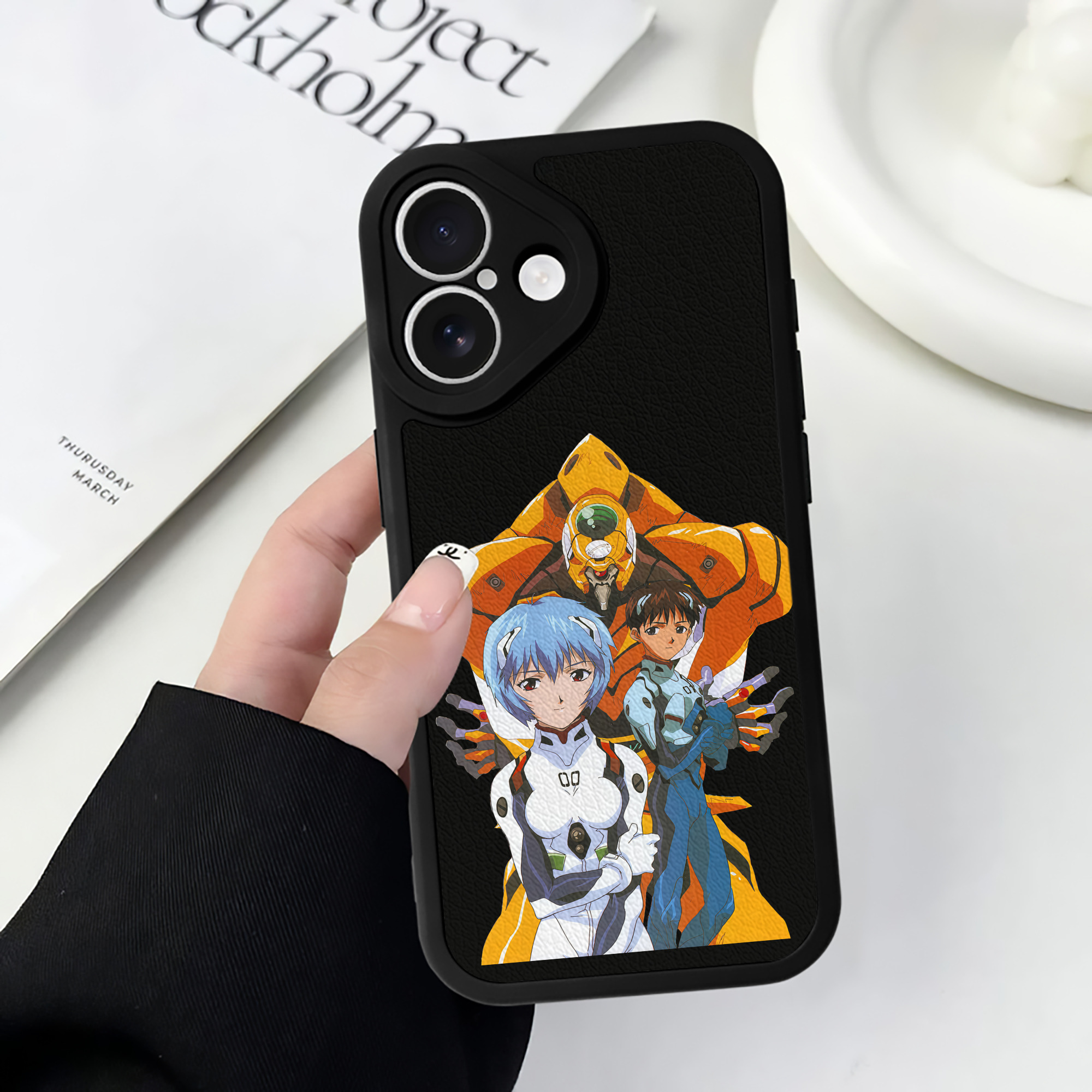 （画像用） EVA 新世紀エヴァンゲリオン 【iPhone 16シリーズ対応】シリコンスマホケース（レザー調） 材質：シリコン